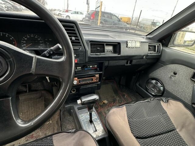 Красный Ниссан Санни, объемом двигателя 1.7 л и пробегом 280 тыс. км за 1500 $, фото 12 на Automoto.ua