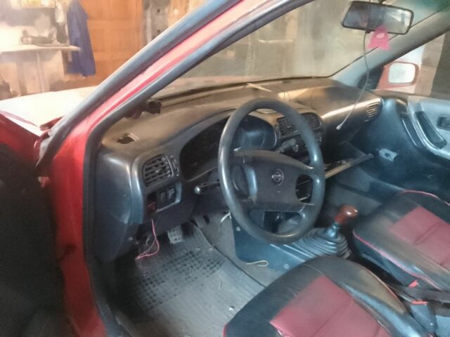 Красный Ниссан Санни, объемом двигателя 0 л и пробегом 243 тыс. км за 417 $, фото 7 на Automoto.ua