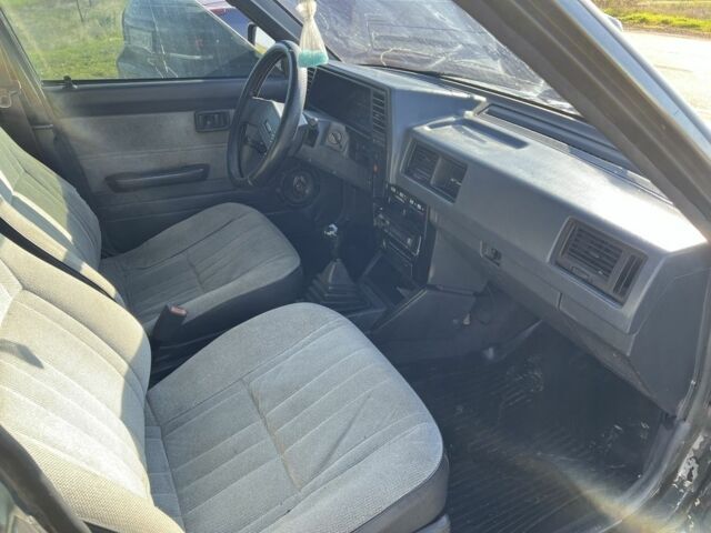 Сірий Ніссан Санні, об'ємом двигуна 1.6 л та пробігом 250 тис. км за 750 $, фото 4 на Automoto.ua