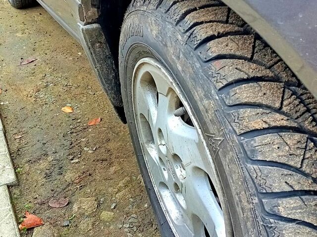 Сірий Ніссан Санні, об'ємом двигуна 1.6 л та пробігом 200 тис. км за 1200 $, фото 3 на Automoto.ua