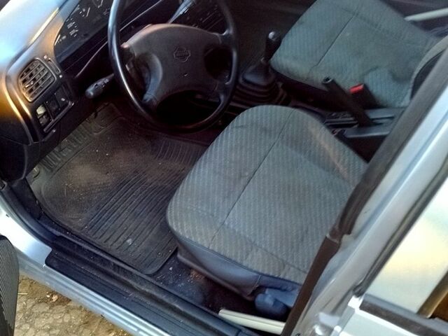 Сірий Ніссан Санні, об'ємом двигуна 1.4 л та пробігом 414 тис. км за 1750 $, фото 7 на Automoto.ua