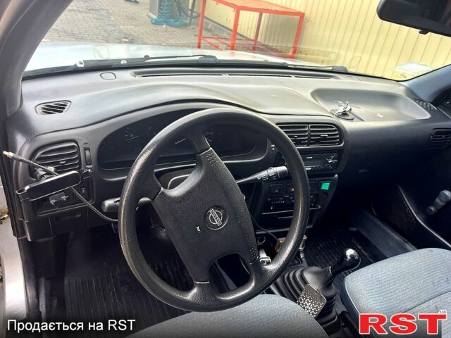 Серый Ниссан Санни, объемом двигателя 1.4 л и пробегом 250 тыс. км за 1700 $, фото 5 на Automoto.ua