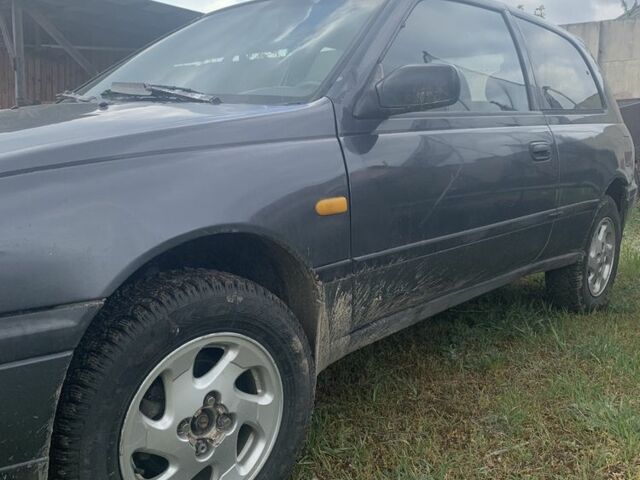 Серый Ниссан Санни, объемом двигателя 2 л и пробегом 259 тыс. км за 1200 $, фото 1 на Automoto.ua