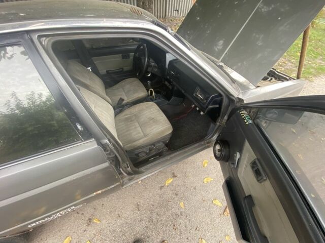 Серый Ниссан Санни, объемом двигателя 1.6 л и пробегом 10 тыс. км за 800 $, фото 4 на Automoto.ua