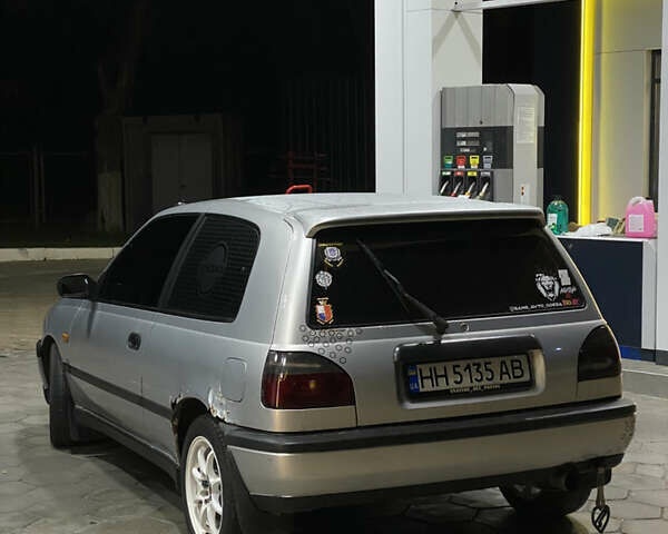 Серый Ниссан Санни, объемом двигателя 1.6 л и пробегом 196 тыс. км за 2400 $, фото 3 на Automoto.ua