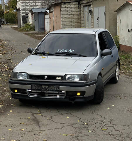 Серый Ниссан Санни, объемом двигателя 1.6 л и пробегом 196 тыс. км за 2400 $, фото 5 на Automoto.ua