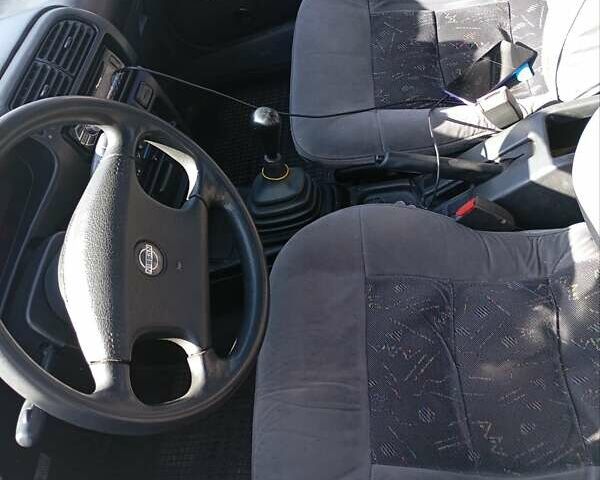 Серый Ниссан Санни, объемом двигателя 1.4 л и пробегом 280 тыс. км за 1600 $, фото 2 на Automoto.ua