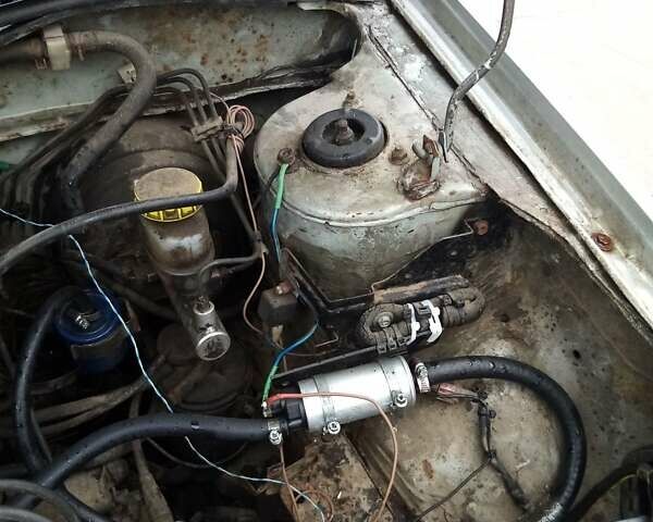 Серый Ниссан Санни, объемом двигателя 1.4 л и пробегом 370 тыс. км за 950 $, фото 4 на Automoto.ua