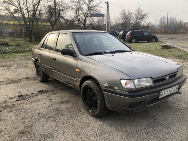 Серый Ниссан Санни, объемом двигателя 1.4 л и пробегом 323 тыс. км за 1100 $, фото 1 на Automoto.ua