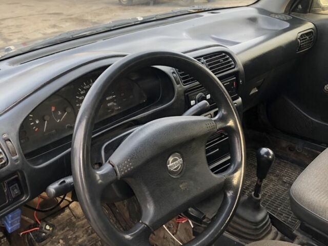 Серый Ниссан Санни, объемом двигателя 1.4 л и пробегом 323 тыс. км за 1100 $, фото 4 на Automoto.ua