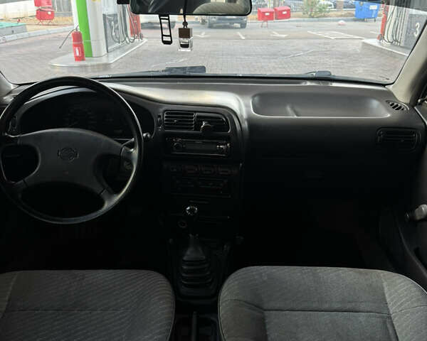 Сірий Ніссан Санні, об'ємом двигуна 1.4 л та пробігом 281 тис. км за 2200 $, фото 4 на Automoto.ua