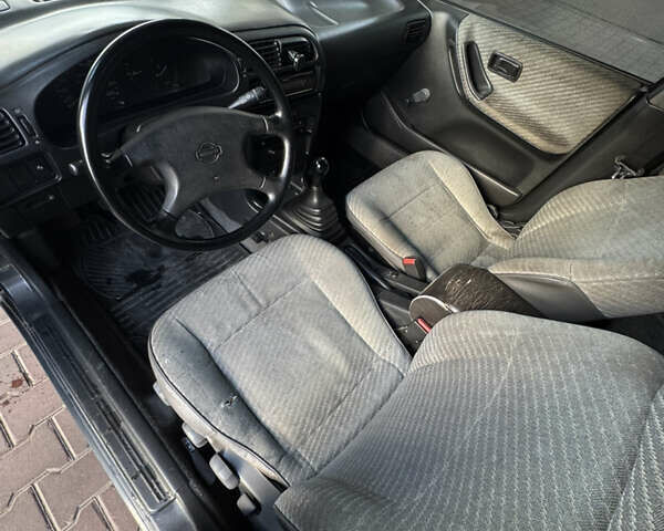 Сірий Ніссан Санні, об'ємом двигуна 1.4 л та пробігом 281 тис. км за 2200 $, фото 13 на Automoto.ua