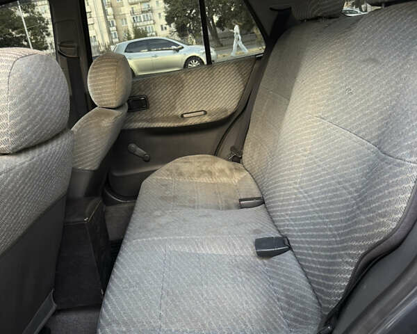 Сірий Ніссан Санні, об'ємом двигуна 1.4 л та пробігом 281 тис. км за 2200 $, фото 5 на Automoto.ua