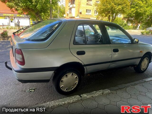 Сірий Ніссан Санні, об'ємом двигуна 1.6 л та пробігом 260 тис. км за 1250 $, фото 3 на Automoto.ua