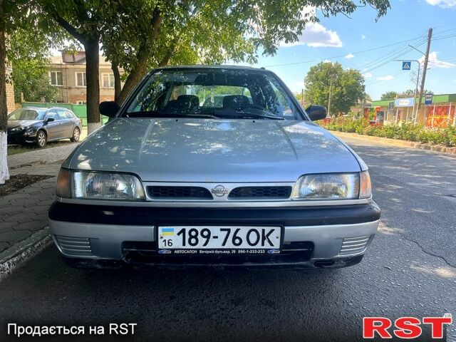 Сірий Ніссан Санні, об'ємом двигуна 1.6 л та пробігом 260 тис. км за 1250 $, фото 1 на Automoto.ua