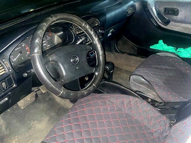 Серый Ниссан Санни, объемом двигателя 1.3 л и пробегом 300 тыс. км за 1200 $, фото 3 на Automoto.ua