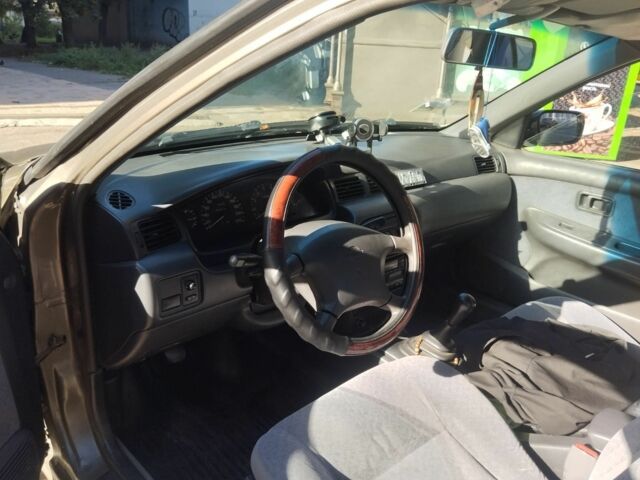 Серый Ниссан Санни, объемом двигателя 1.6 л и пробегом 427 тыс. км за 2000 $, фото 4 на Automoto.ua