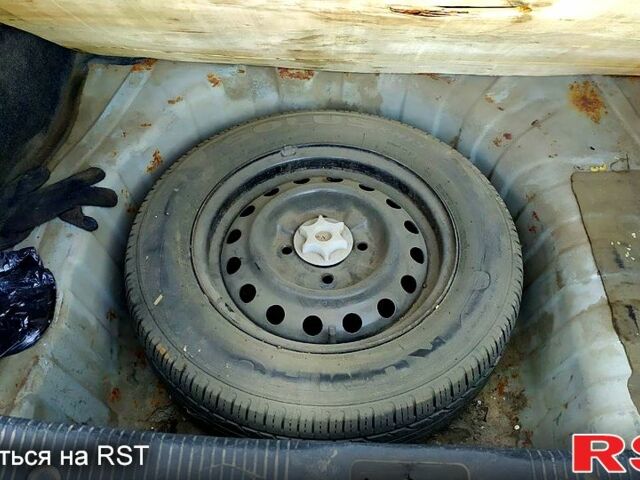 Сірий Ніссан Санні, об'ємом двигуна 1.6 л та пробігом 185 тис. км за 3300 $, фото 5 на Automoto.ua