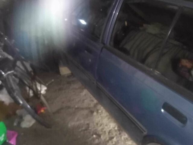 Синій Ніссан Санні, об'ємом двигуна 1.7 л та пробігом 350 тис. км за 350 $, фото 4 на Automoto.ua