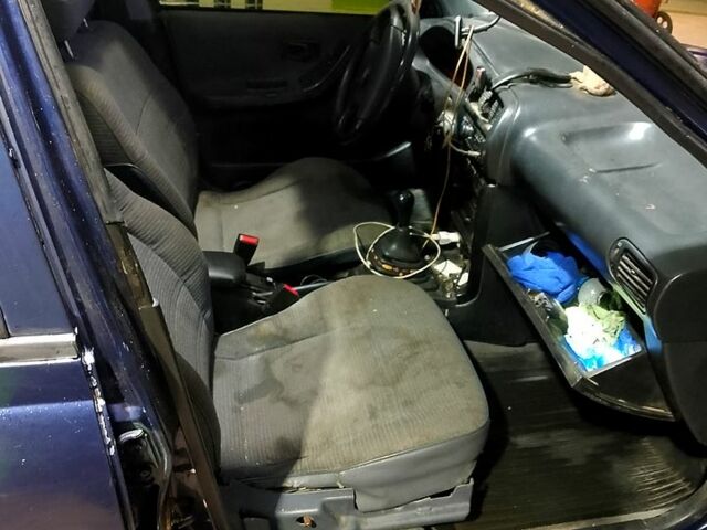 Синий Ниссан Санни, объемом двигателя 1.4 л и пробегом 600 тыс. км за 950 $, фото 8 на Automoto.ua