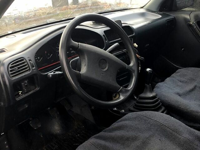 Синий Ниссан Санни, объемом двигателя 1.4 л и пробегом 0 тыс. км за 900 $, фото 3 на Automoto.ua
