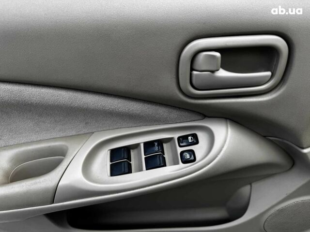 Синий Ниссан Санни, объемом двигателя 1.8 л и пробегом 158 тыс. км за 3590 $, фото 9 на Automoto.ua