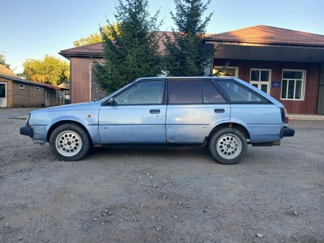 Синий Ниссан Санни, объемом двигателя 1.6 л и пробегом 1 тыс. км за 700 $, фото 3 на Automoto.ua