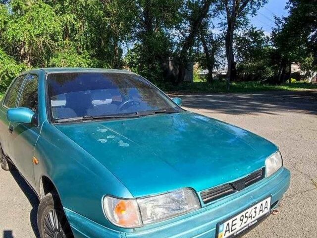 Зеленый Ниссан Санни, объемом двигателя 1.6 л и пробегом 226 тыс. км за 1100 $, фото 2 на Automoto.ua