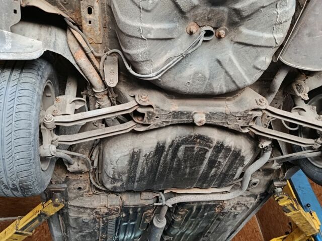 Зеленый Ниссан Санни, объемом двигателя 1.4 л и пробегом 327 тыс. км за 1600 $, фото 7 на Automoto.ua