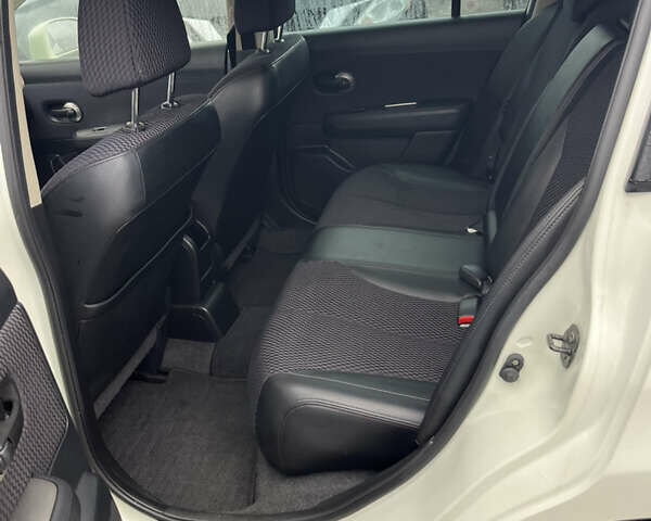 Белый Ниссан Тиида, объемом двигателя 1.5 л и пробегом 91 тыс. км за 7499 $, фото 33 на Automoto.ua