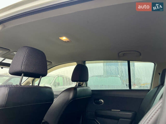 Белый Ниссан Тиида, объемом двигателя 1.5 л и пробегом 91 тыс. км за 7499 $, фото 37 на Automoto.ua