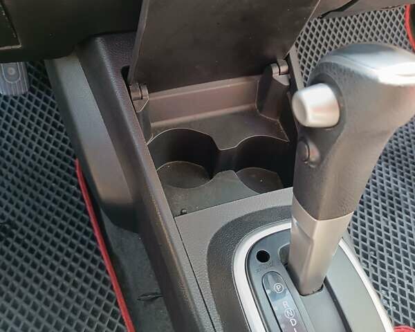 Белый Ниссан Тиида, объемом двигателя 1.5 л и пробегом 96 тыс. км за 7000 $, фото 19 на Automoto.ua