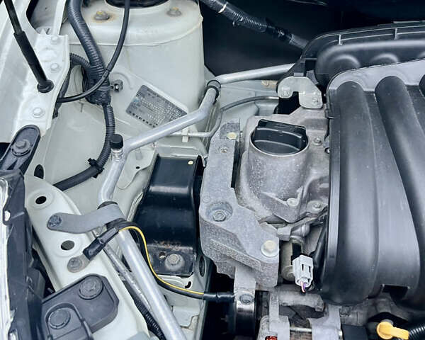 Белый Ниссан Тиида, объемом двигателя 1.5 л и пробегом 91 тыс. км за 7499 $, фото 56 на Automoto.ua