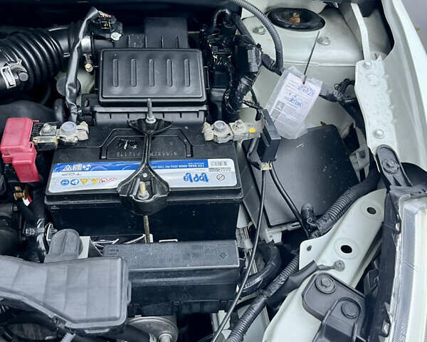 Белый Ниссан Тиида, объемом двигателя 1.5 л и пробегом 91 тыс. км за 7499 $, фото 54 на Automoto.ua