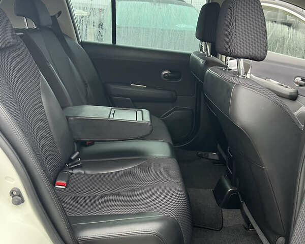 Белый Ниссан Тиида, объемом двигателя 1.5 л и пробегом 91 тыс. км за 7499 $, фото 40 на Automoto.ua