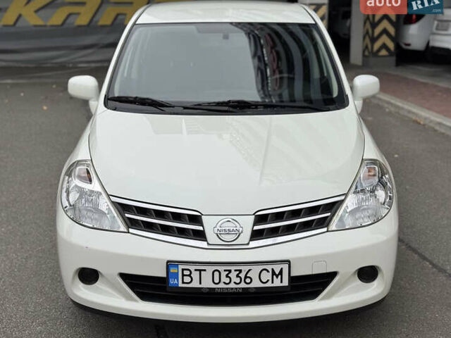 Белый Ниссан Тиида, объемом двигателя 1.5 л и пробегом 91 тыс. км за 7499 $, фото 1 на Automoto.ua