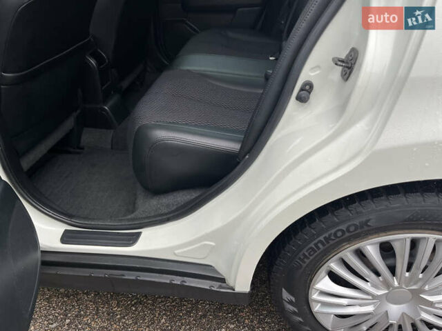 Белый Ниссан Тиида, объемом двигателя 1.5 л и пробегом 91 тыс. км за 7499 $, фото 5 на Automoto.ua