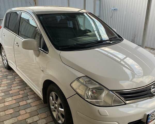 Белый Ниссан Тиида, объемом двигателя 1.6 л и пробегом 186 тыс. км за 6200 $, фото 9 на Automoto.ua