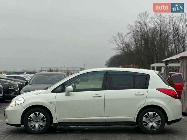 Белый Ниссан Тиида, объемом двигателя 1.5 л и пробегом 107 тыс. км за 7990 $, фото 6 на Automoto.ua