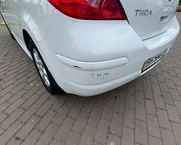 Белый Ниссан Тиида, объемом двигателя 1.6 л и пробегом 200 тыс. км за 6500 $, фото 9 на Automoto.ua