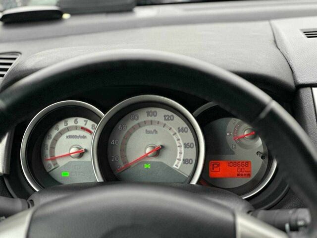 Белый Ниссан Тиида, объемом двигателя 1.5 л и пробегом 107 тыс. км за 7990 $, фото 19 на Automoto.ua