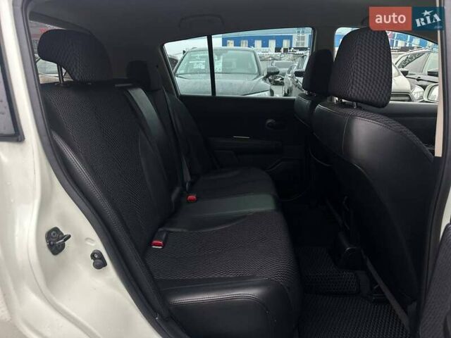 Белый Ниссан Тиида, объемом двигателя 1.5 л и пробегом 107 тыс. км за 7990 $, фото 14 на Automoto.ua