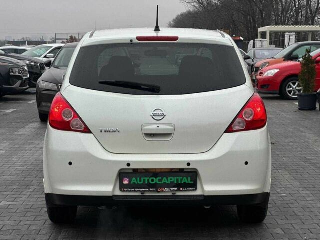 Белый Ниссан Тиида, объемом двигателя 1.5 л и пробегом 107 тыс. км за 7990 $, фото 7 на Automoto.ua