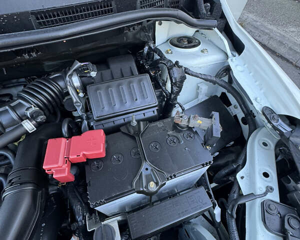 Белый Ниссан Тиида, объемом двигателя 1.5 л и пробегом 35 тыс. км за 8400 $, фото 20 на Automoto.ua