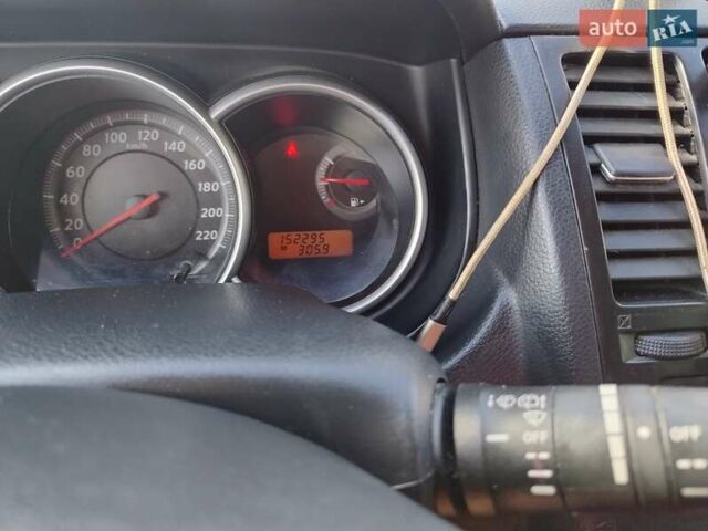 Білий Ніссан Тііда, об'ємом двигуна 1.6 л та пробігом 155 тис. км за 7200 $, фото 3 на Automoto.ua