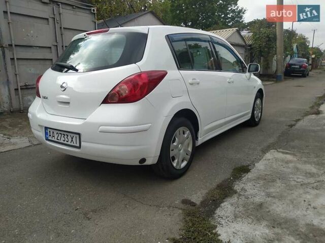 Белый Ниссан Тиида, объемом двигателя 1.6 л и пробегом 142 тыс. км за 6900 $, фото 11 на Automoto.ua