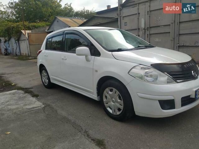 Белый Ниссан Тиида, объемом двигателя 1.6 л и пробегом 142 тыс. км за 6900 $, фото 13 на Automoto.ua
