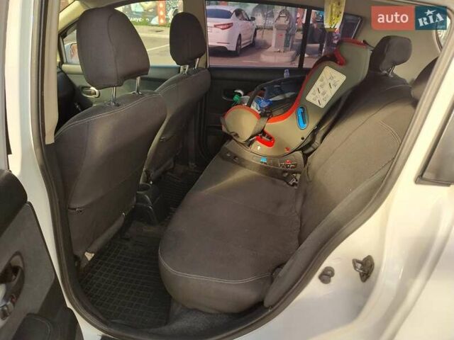 Білий Ніссан Тііда, об'ємом двигуна 1.6 л та пробігом 155 тис. км за 7200 $, фото 12 на Automoto.ua