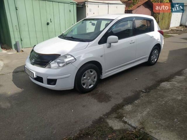 Белый Ниссан Тиида, объемом двигателя 1.6 л и пробегом 142 тыс. км за 6900 $, фото 14 на Automoto.ua