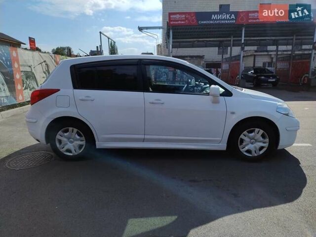 Білий Ніссан Тііда, об'ємом двигуна 1.6 л та пробігом 155 тис. км за 7200 $, фото 2 на Automoto.ua